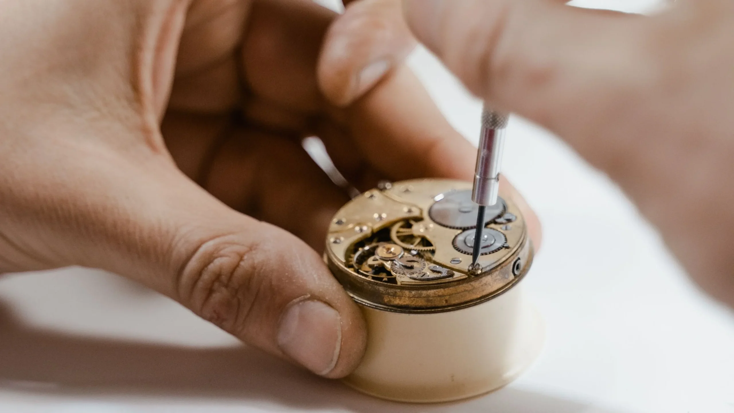 Luxury replica watch craftsmanship guide for Dubai buyers by DXB Replica Watches